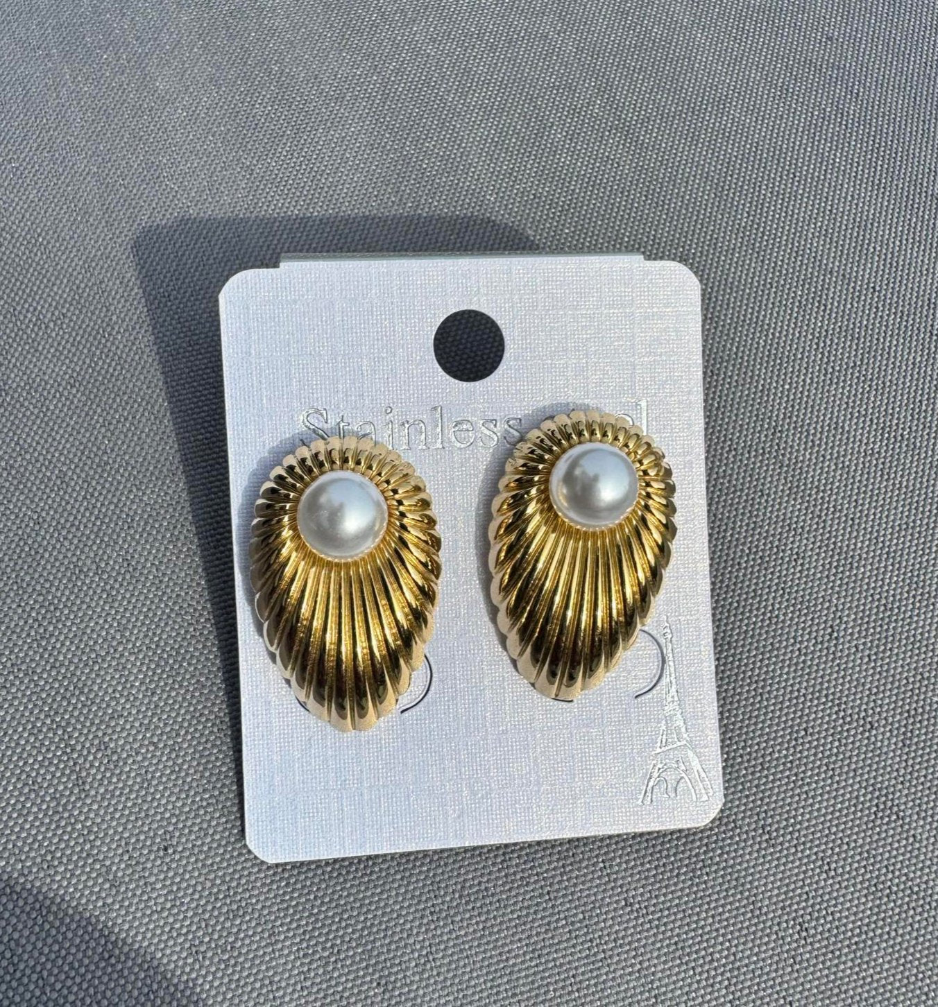 Elegant Golden Stud Earrings with Pearl - Stainless Steel