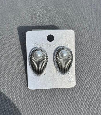 Elegant Silver Stud Earrings with Pearl - Stainless Steel